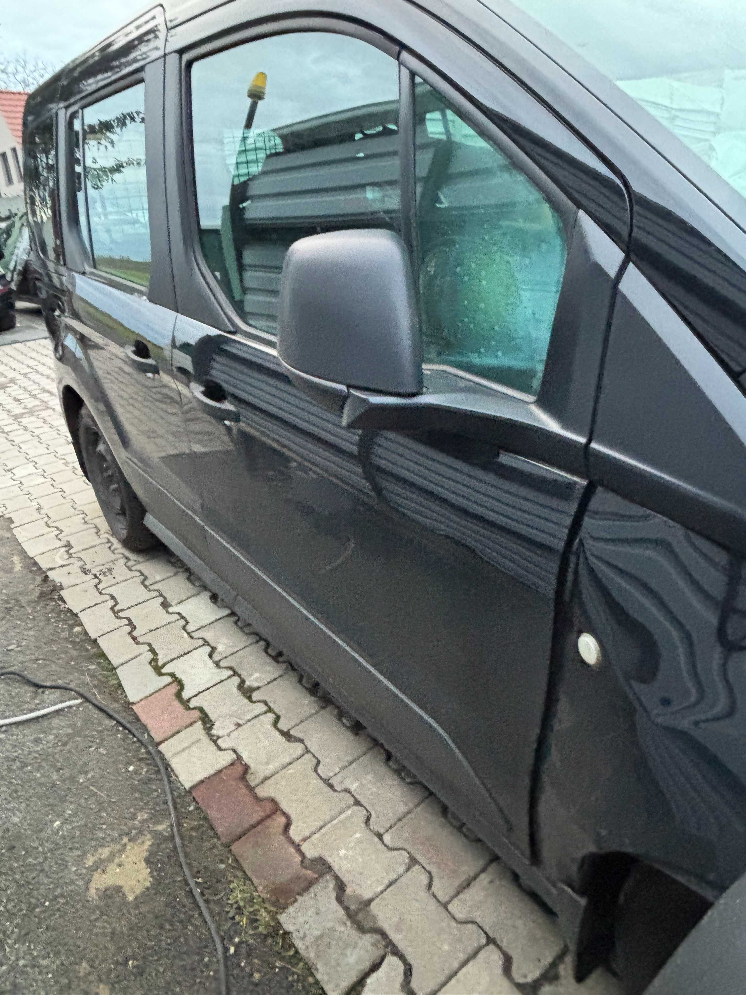 Ford Transit Connect mk2 drzwi prawy przód osobowy czarne