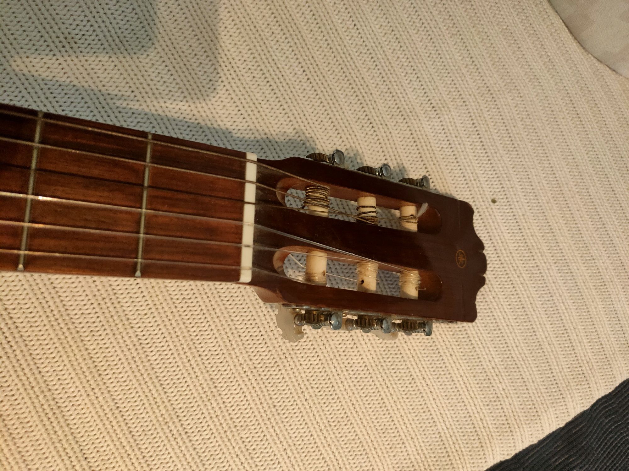 Guitarra Yamaha g-225 acustica