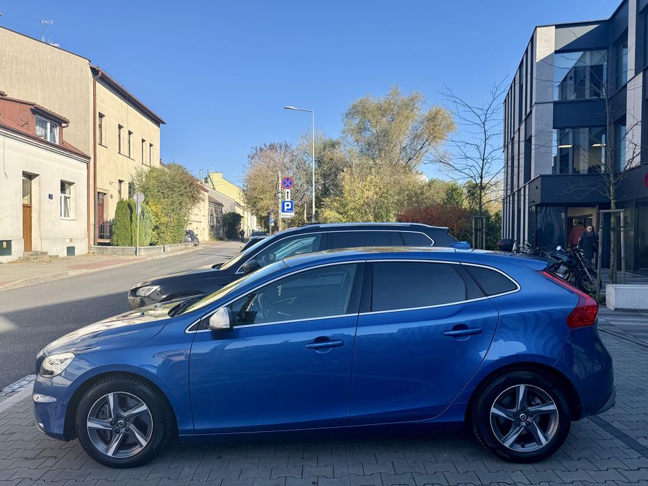 Volvo V40 | 2017 | R-Design | Automat - piekny i zadbany samochód