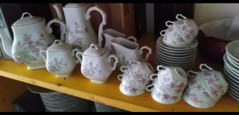 Serviço de chá e de café, em Porcelana Vista Alegre