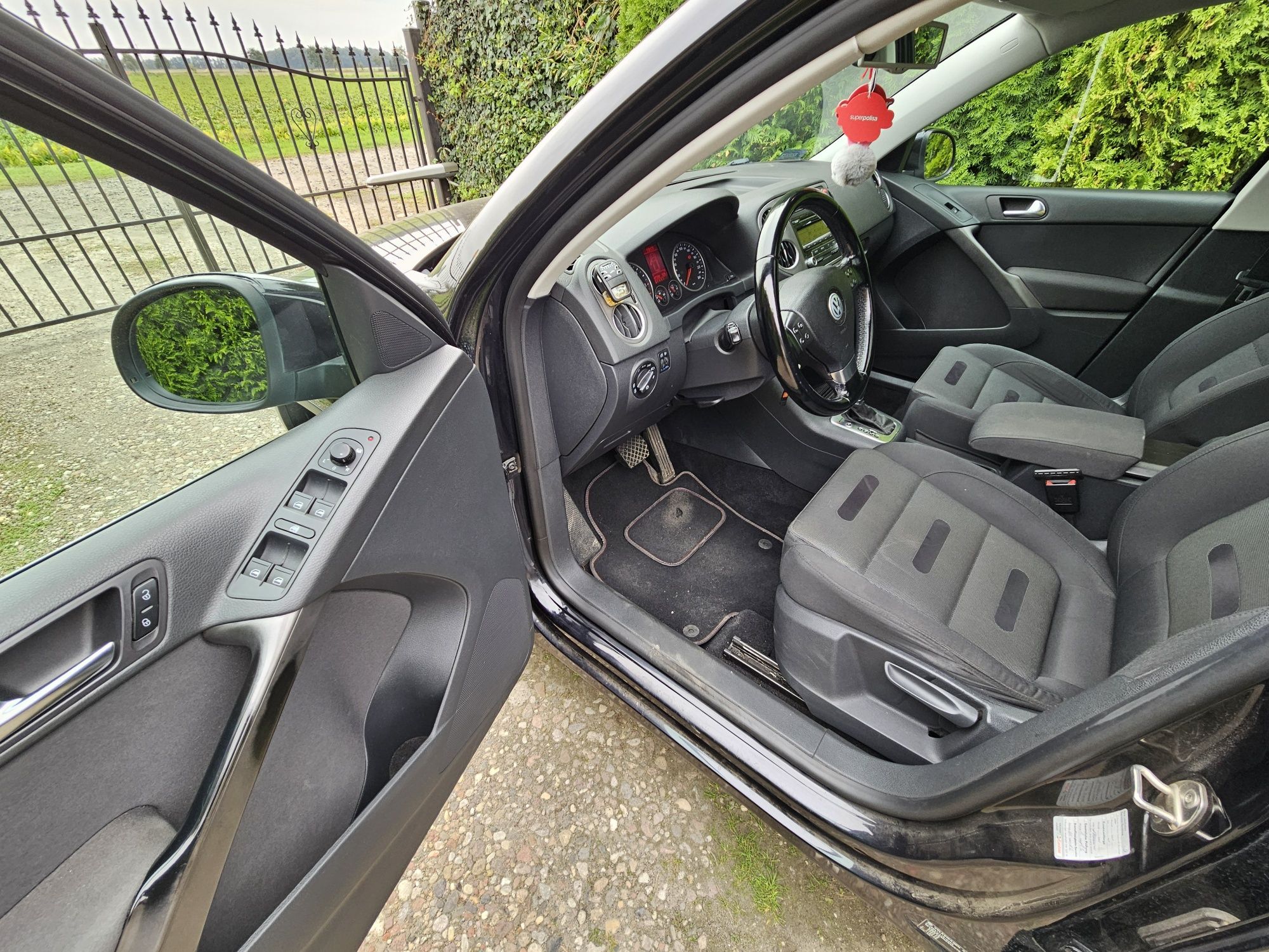 Volkswagen Tiguan z 2009 roku, 4x4, automat.