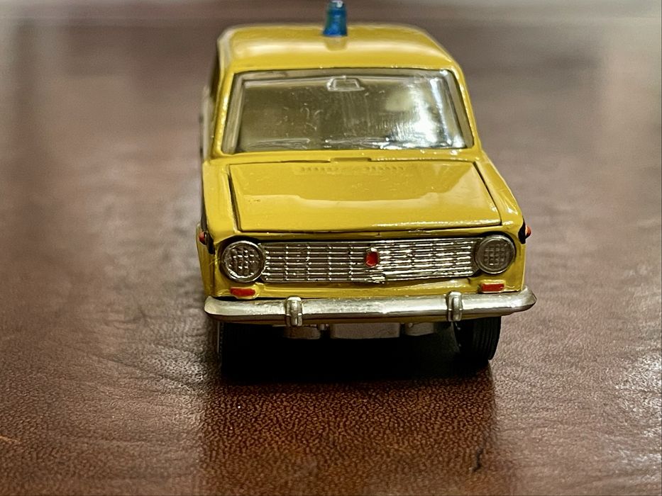 Продається саратовська модель ВАЗ 2101 А17 з МИ. Стан!!! Торг.