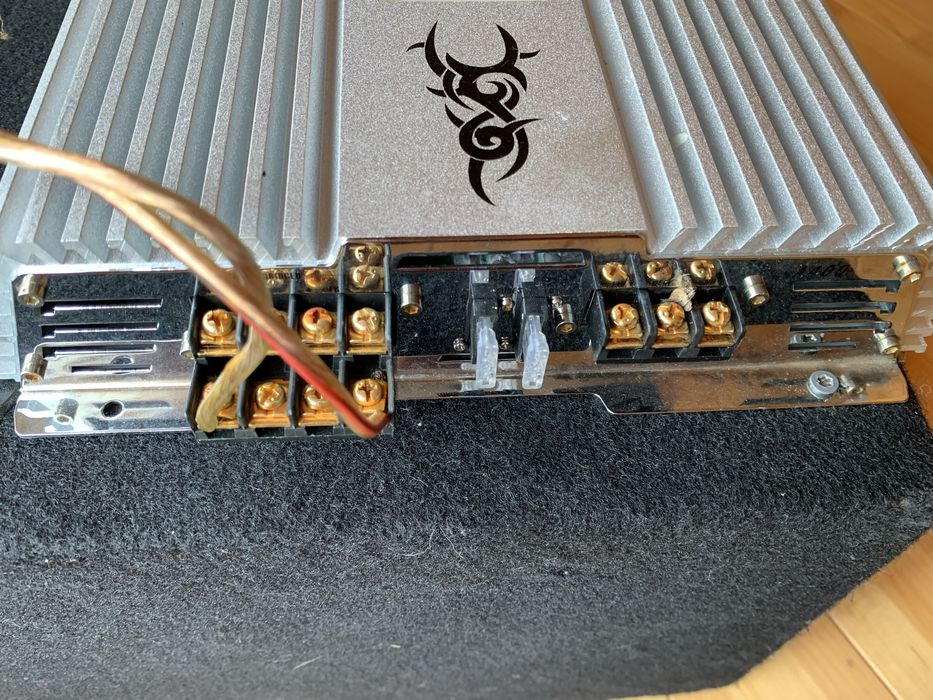 Продам саббуфер з підсилювачем Renegade