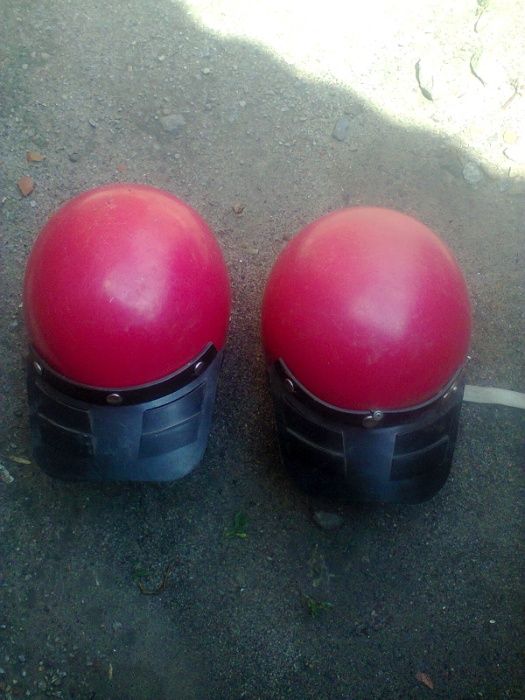 Продам два мотошлема в отличном состоянии