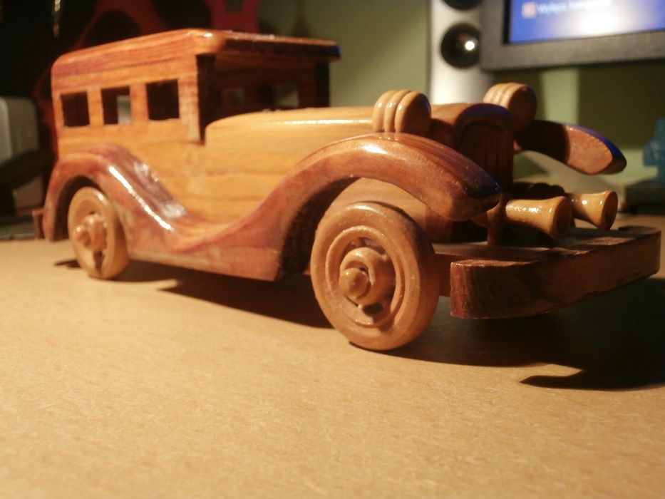 Samochód z drewna, ZABAWKA,dekoracja,