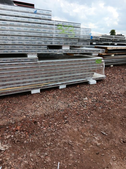 Płyty warstwowe. W 1 oraz 2 gatunku.