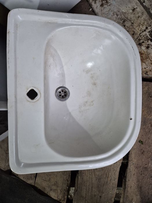 Умивальники старі 2 шт