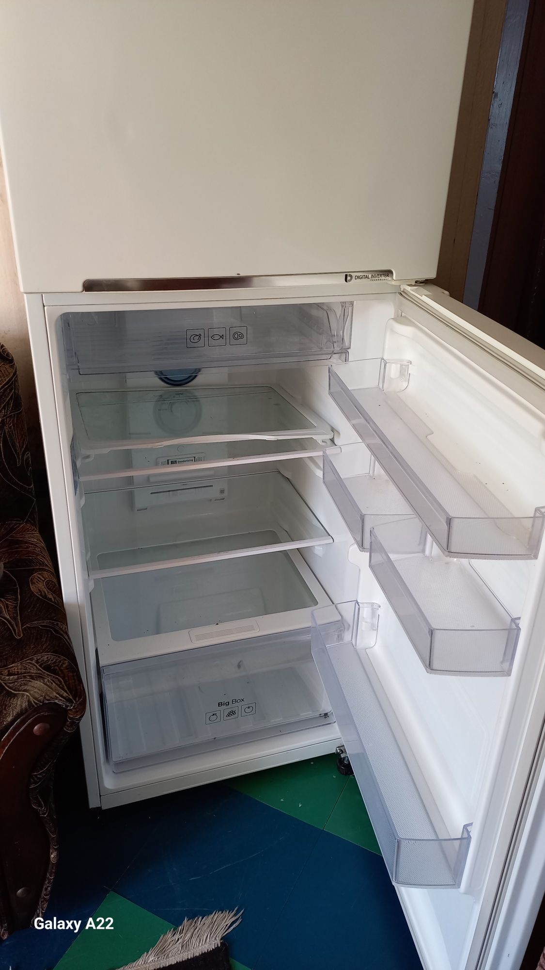 Продам холодильник