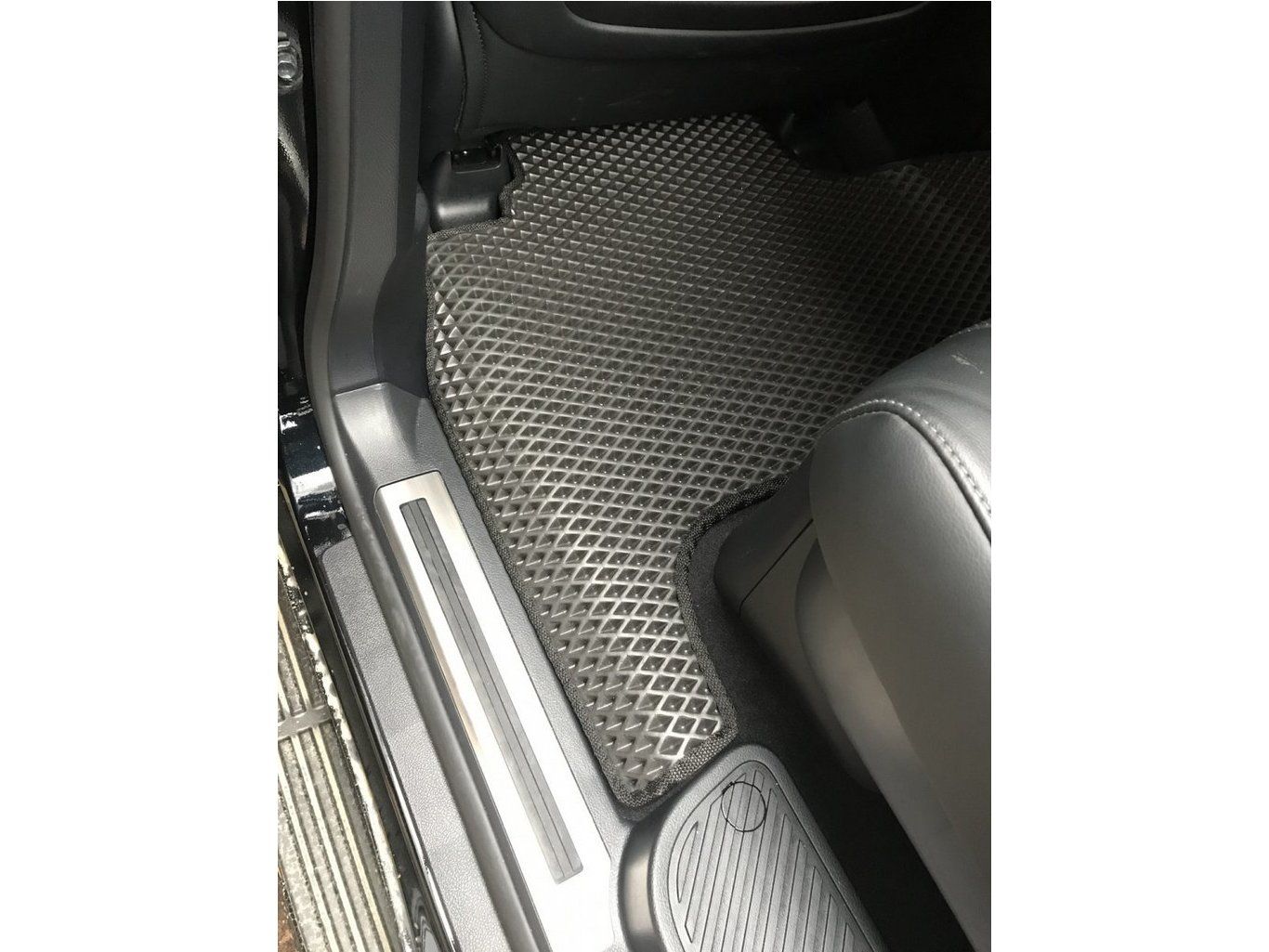 Toyota LC200 2012-2021 Коврики EVA (черные)