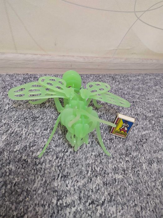 3д пазл, жук-оса, світиться