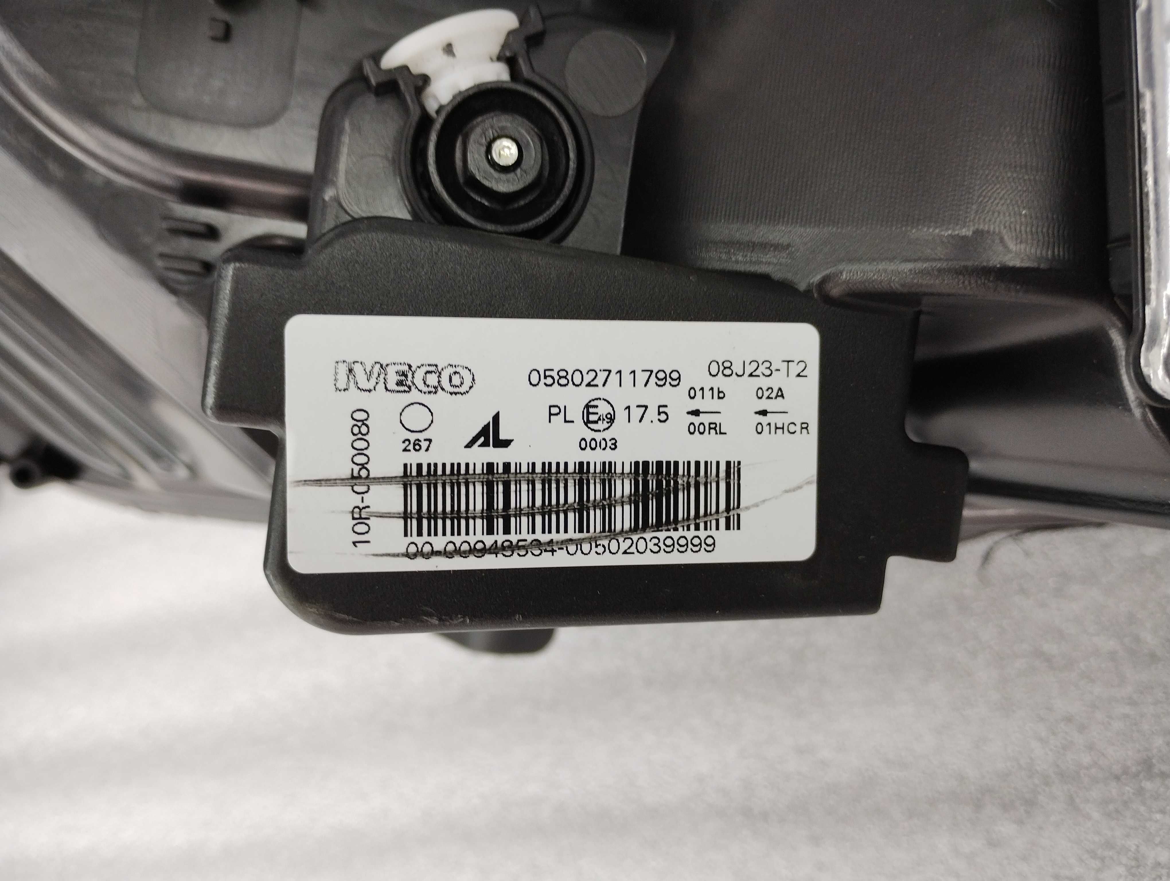Lampa Reflektor Prawy IVECO DAILY IV FullLed  EU! FV23