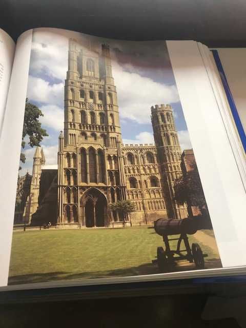 Livro "O Românico", arquitetura, escultura, pintura de Rolf Toman