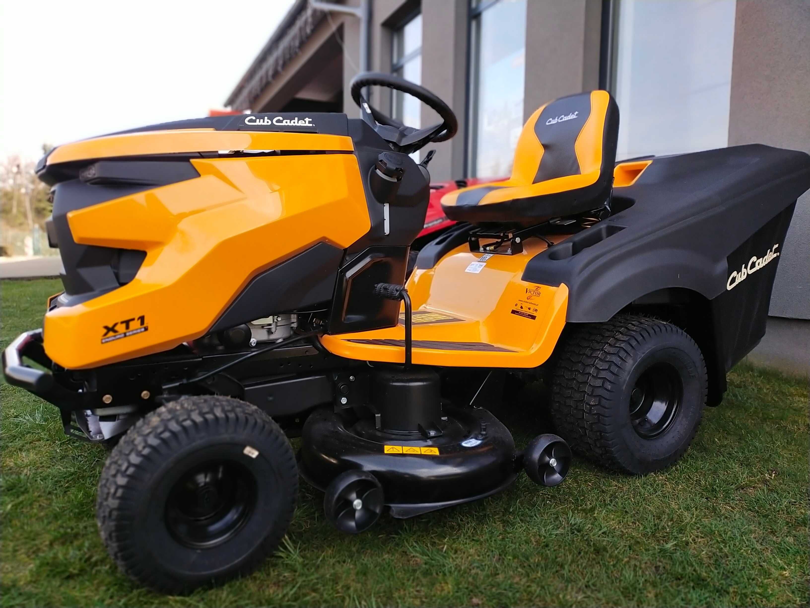 Traktorek ogrodowy CUB CADET XT1 OR106