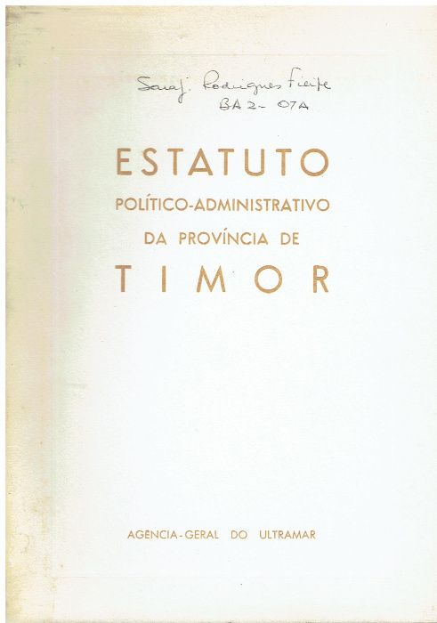 6302 - Livros sobre Timor Leste ( Vários )