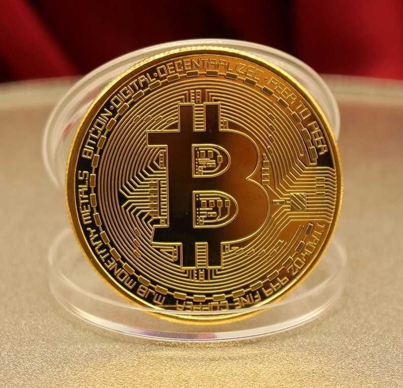 Pozłacana, kolekcjonerska moneta Bitcoin