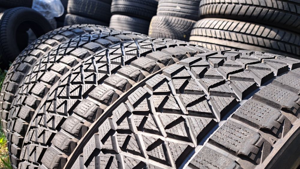 8мм!Зимний Японский комплект шин BRIDGESTONE BLIZZAK 225 55 R18