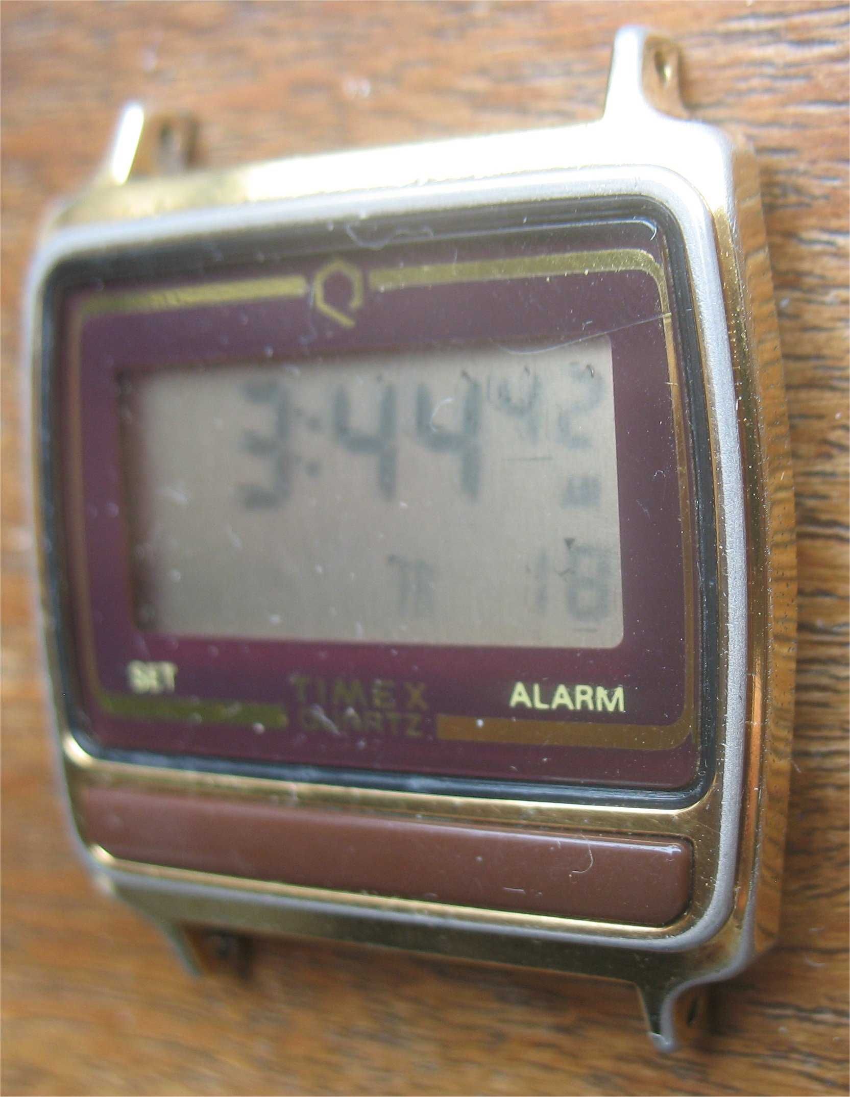 Relógio Digital Vintage - Timex Quartz - S Cell