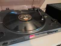 Gramofon Pioneer PL 990.
