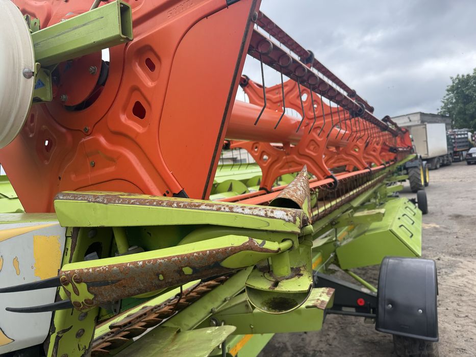 Продам жатку Claas V1050