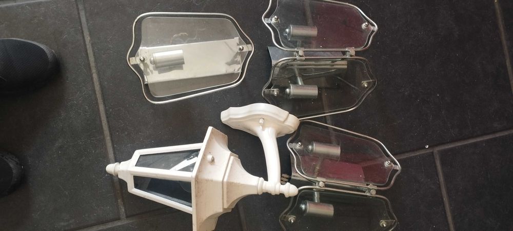 Candeeiros para exterior e interior.