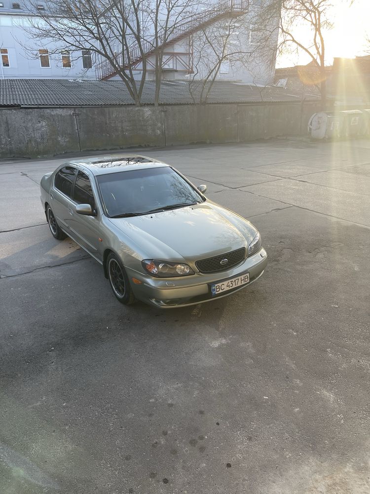 Автомобіль Nissan Maxima 2001