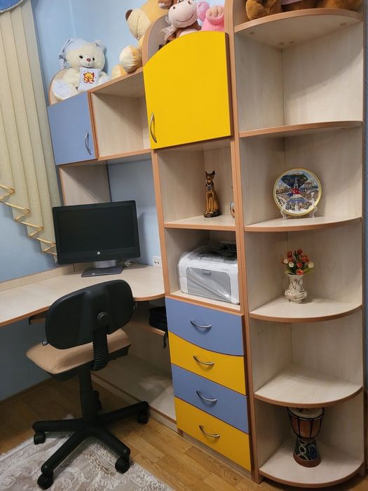 Меблі у дитячу кімнату у відмінному стані