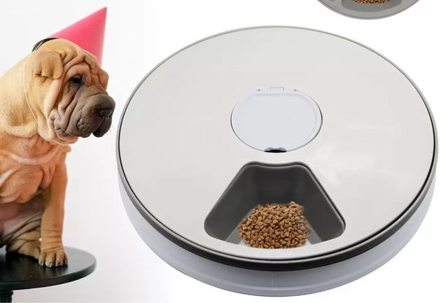 Автоматична годівниця для кішок і собак на 6 порцій