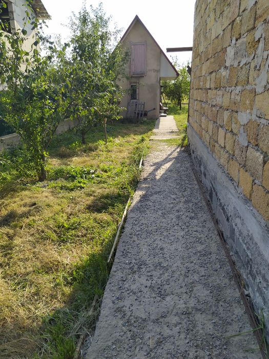 Продам 2 будинки..25 соток!!!