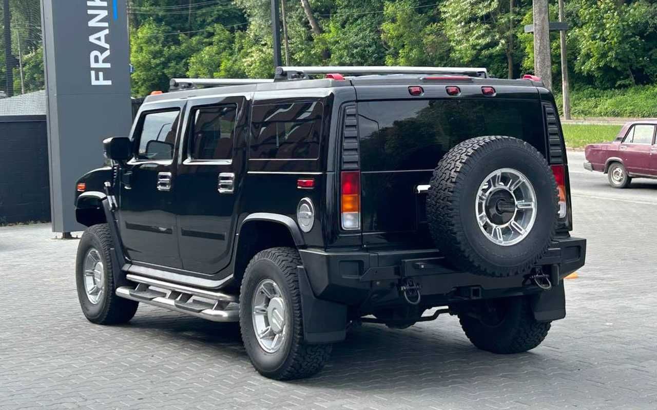 Hummer H2 2004 року