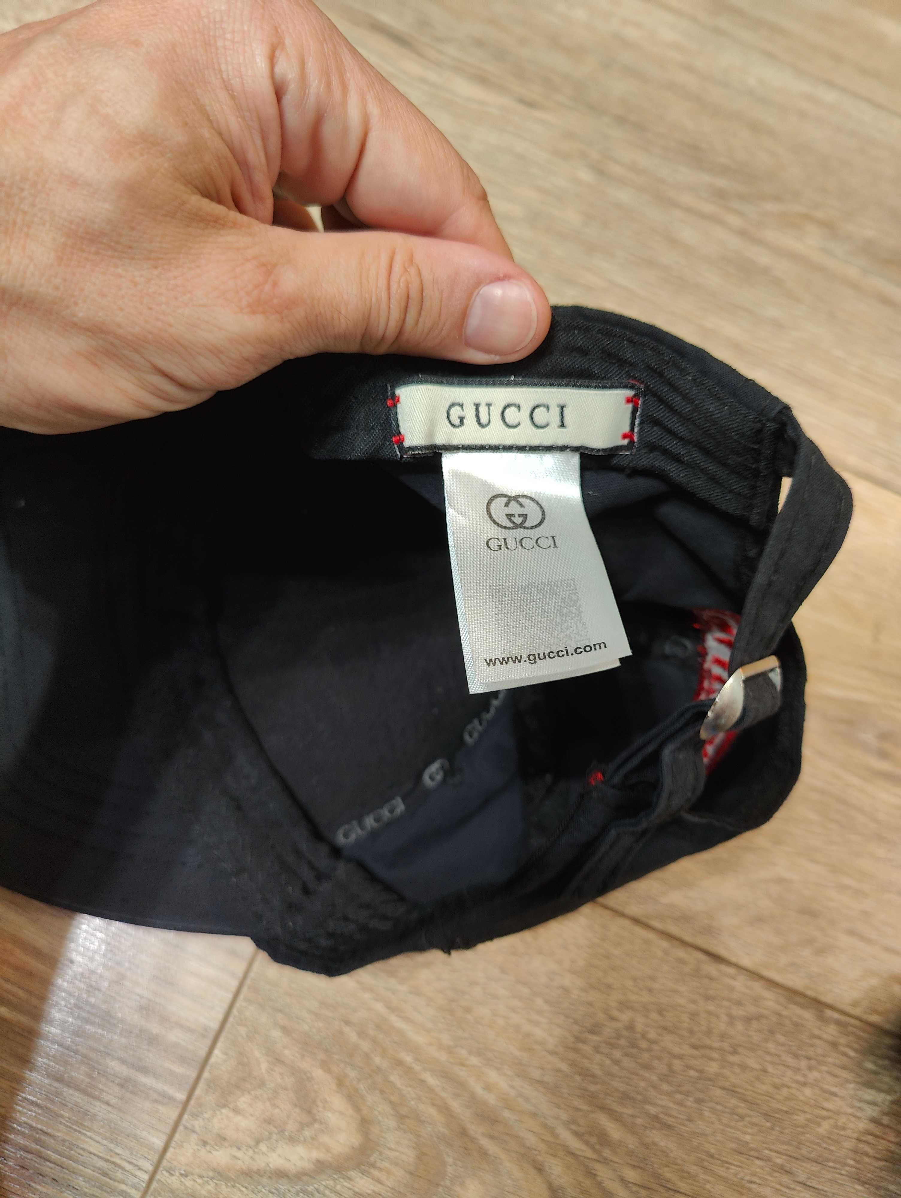 Продам кепку бейсболку Gucci