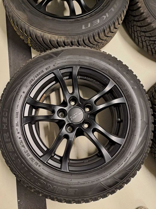 Czarne alufelgi Anzio 5x114.3 i opony zimowe Falken 195/65R15 91T