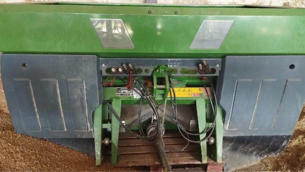 Rozsiewacz nawozu amazone zav 2000 zam nowy model