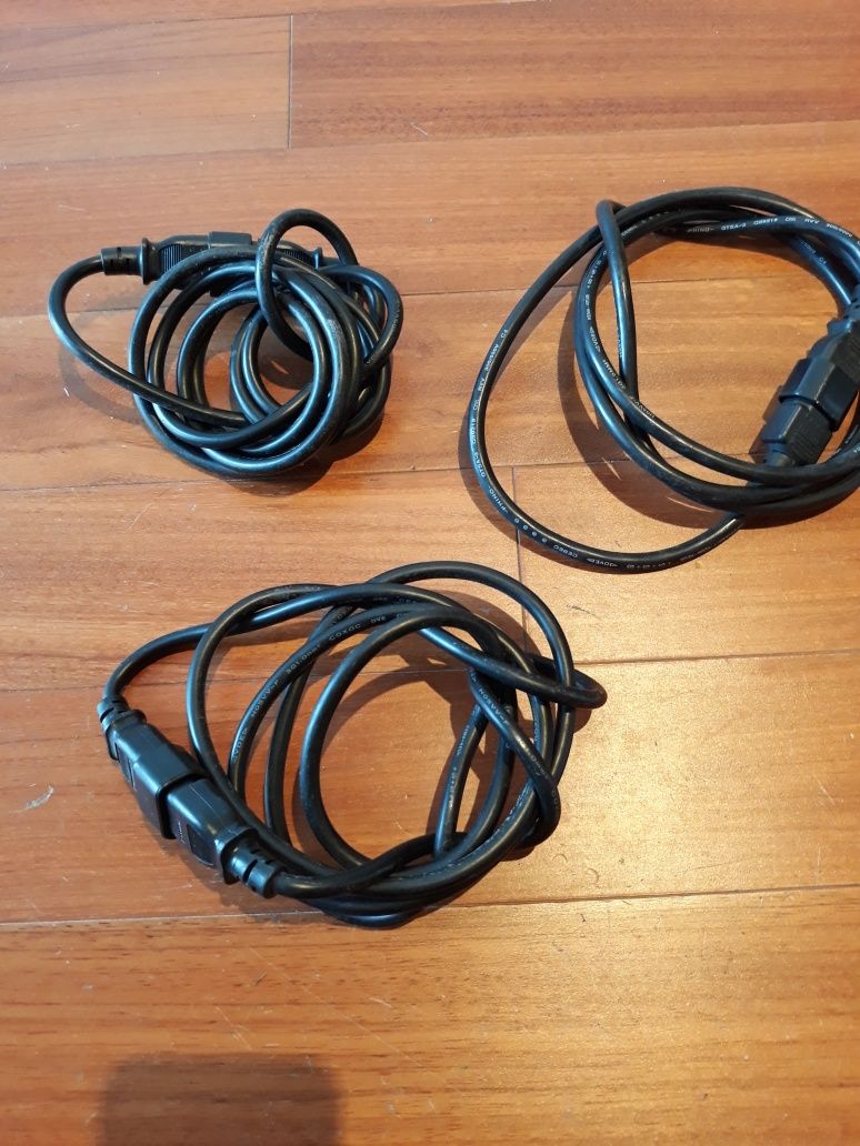 Pack 3 cabos para ligação PCs a UPS