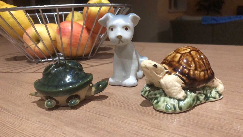 статуетки з порцеляни. Всі нові. Старовинні.