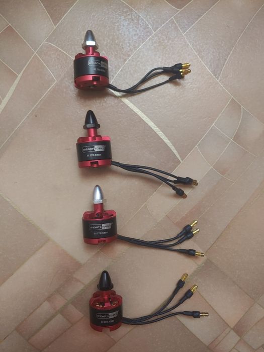Продам 4 шт.бесколлекторных двигателя BLDC 2212 920KV