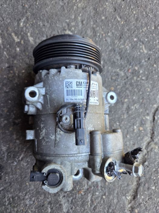 Kompresor klimatyzacji opel Astra J 1.7cdti bardzo dobry stan