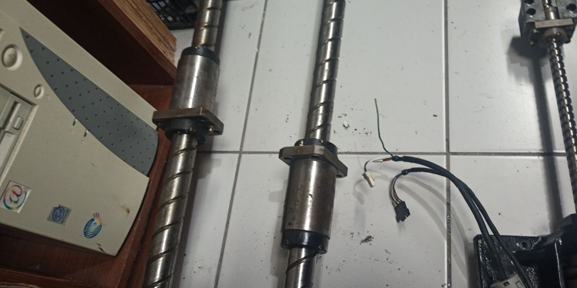 2 fusos com mancais para cnc