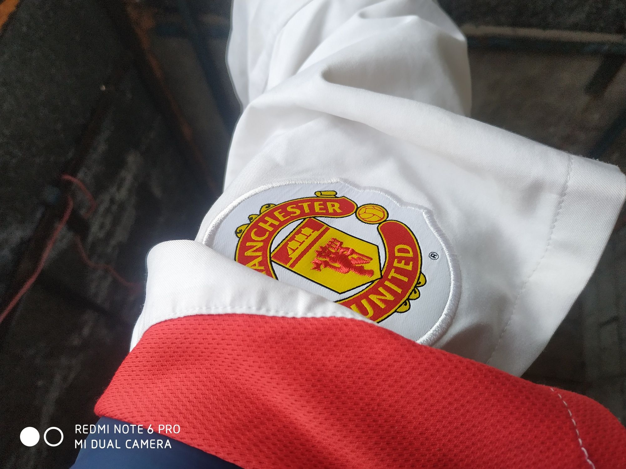 Manchester United футбольні шорти