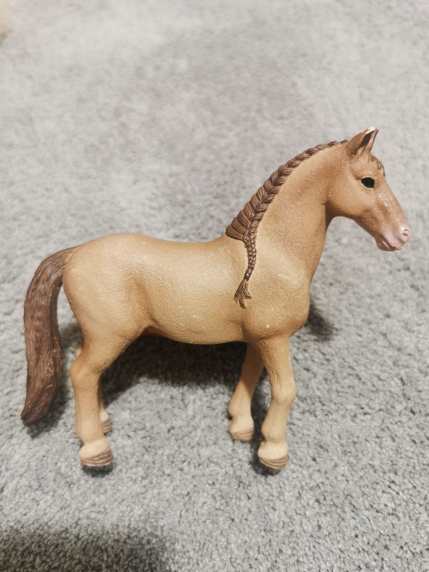 Schleich 72144 - Klacz rasy luzytańskiej

Koń rasy luzytańskiej, klacz