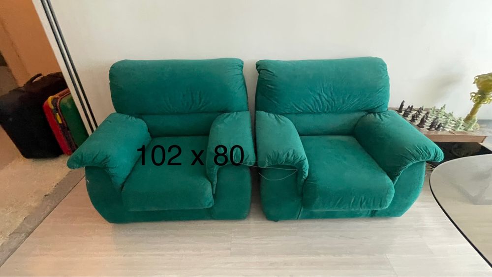 Conjunto de 2 Sofas verdes alcantara URGENTE!!!