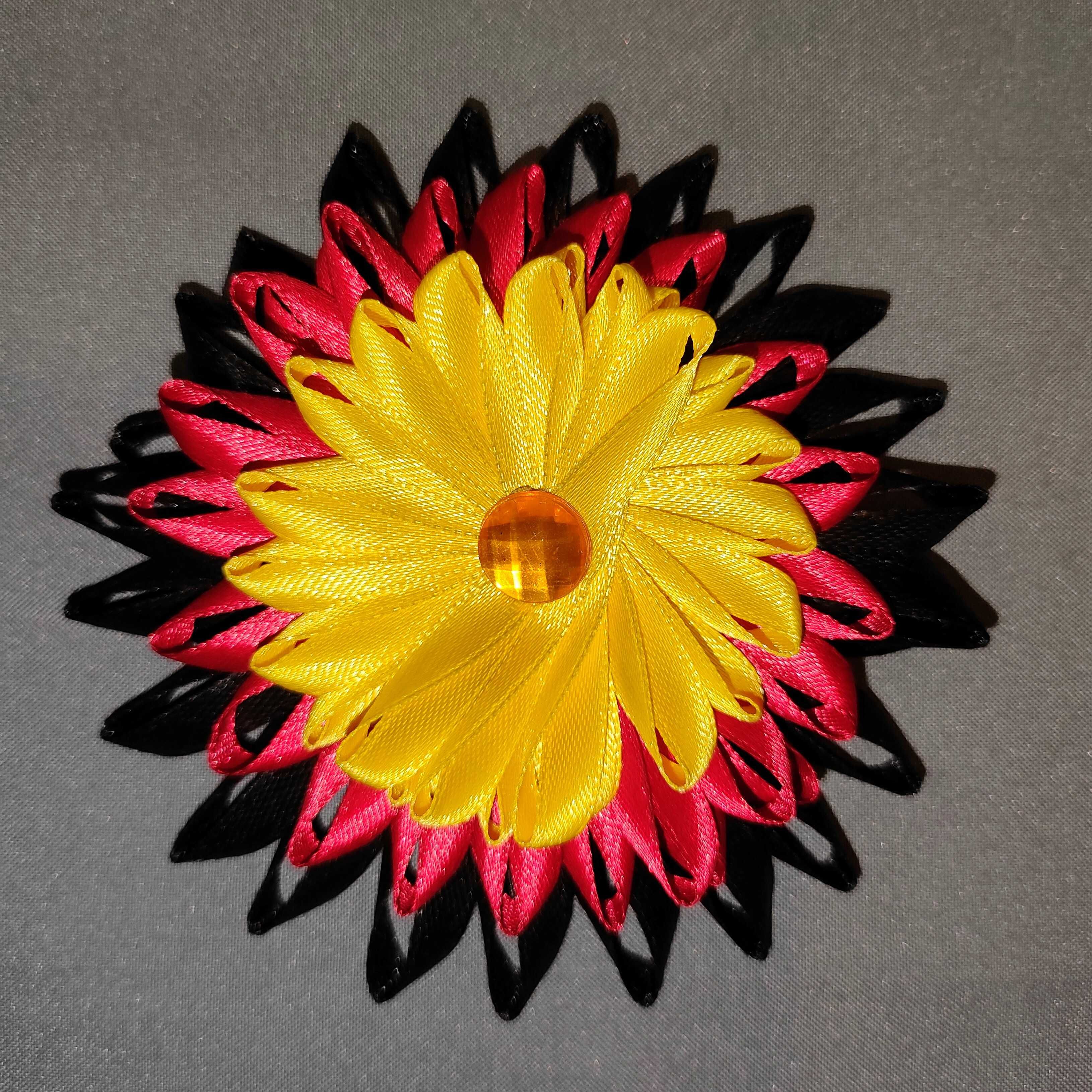 Spinka do włosów Kwiatek ze wstążek Handmade