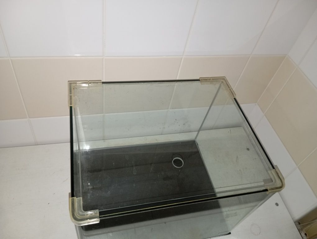 Vendo aquário tamanho médio