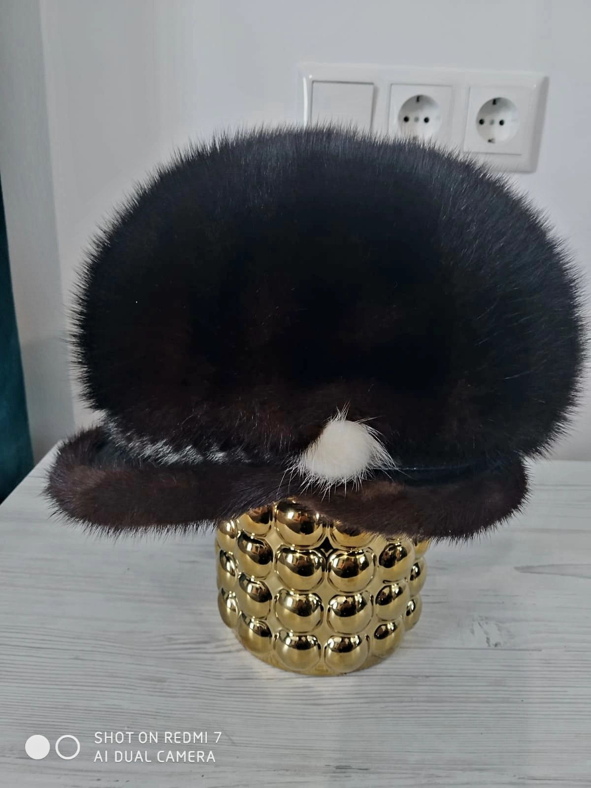 Продам жіночу норкову шапку