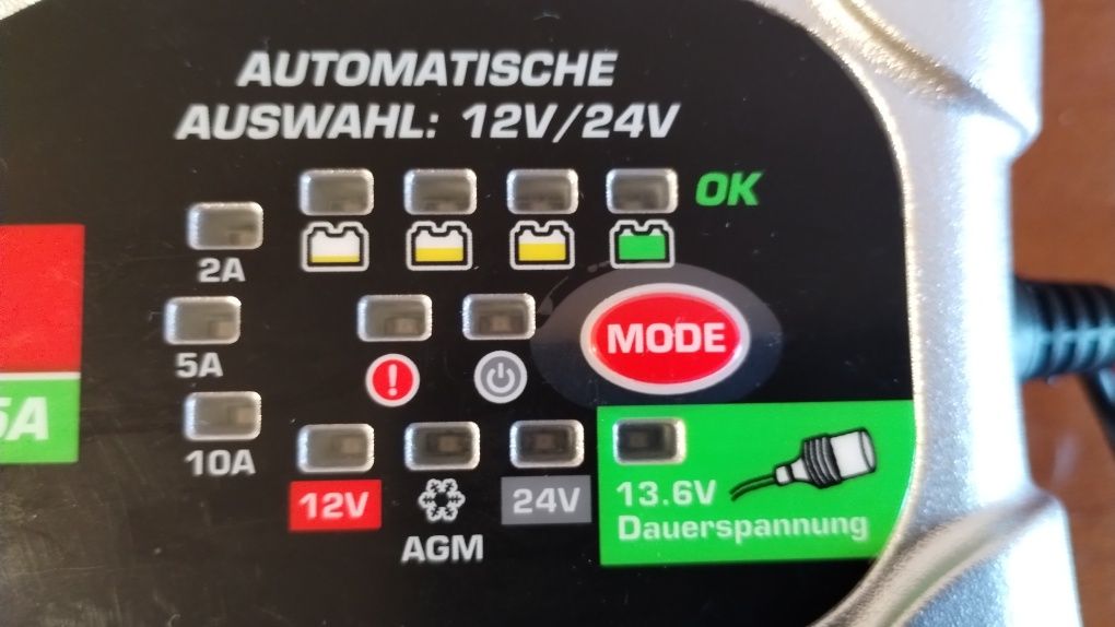 Prostownik-Ładowarka akumulatorowa mikroprocesorowa  12/24V-10A