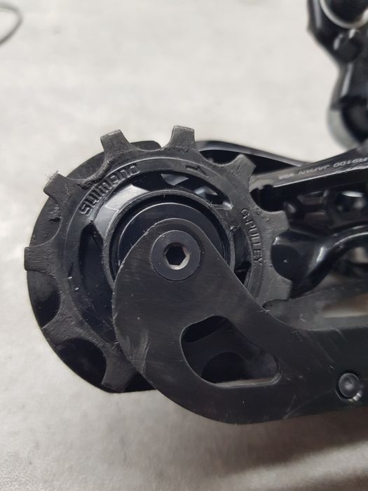 Przerzutka tylna SHIMANO Dura-Ace RD-R9100 11s carbon 11rz