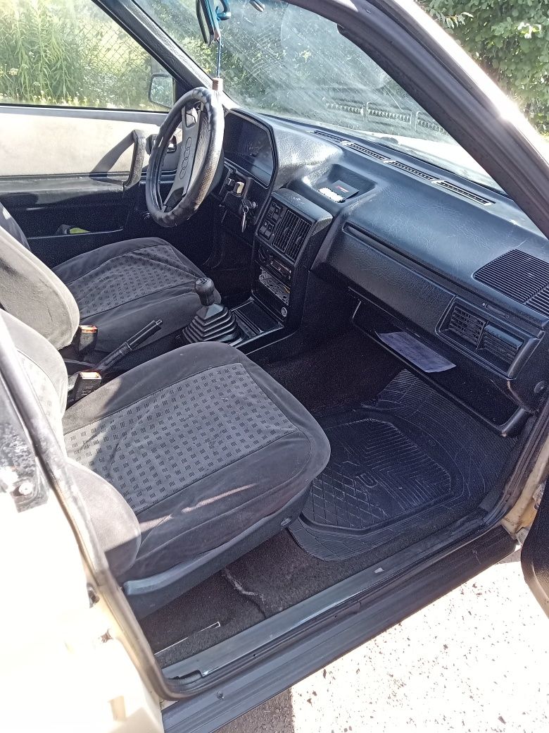 Продам ауді 100 с3 1983 рік 2.2 на карбюраторі