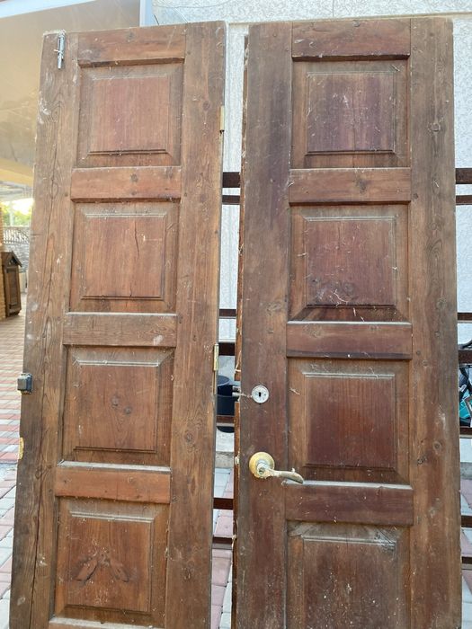 Дубові двійні двері