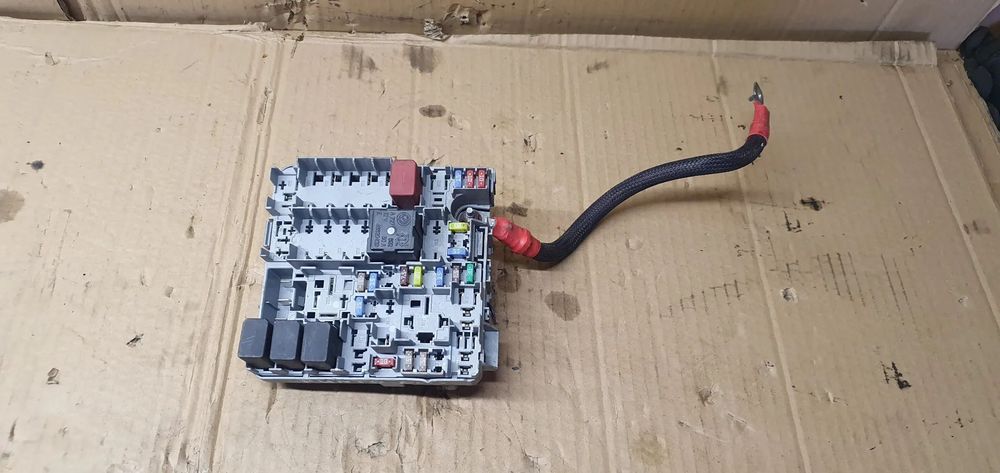 Skrzynka bezpieczników Fiat Punto EVO 51827977