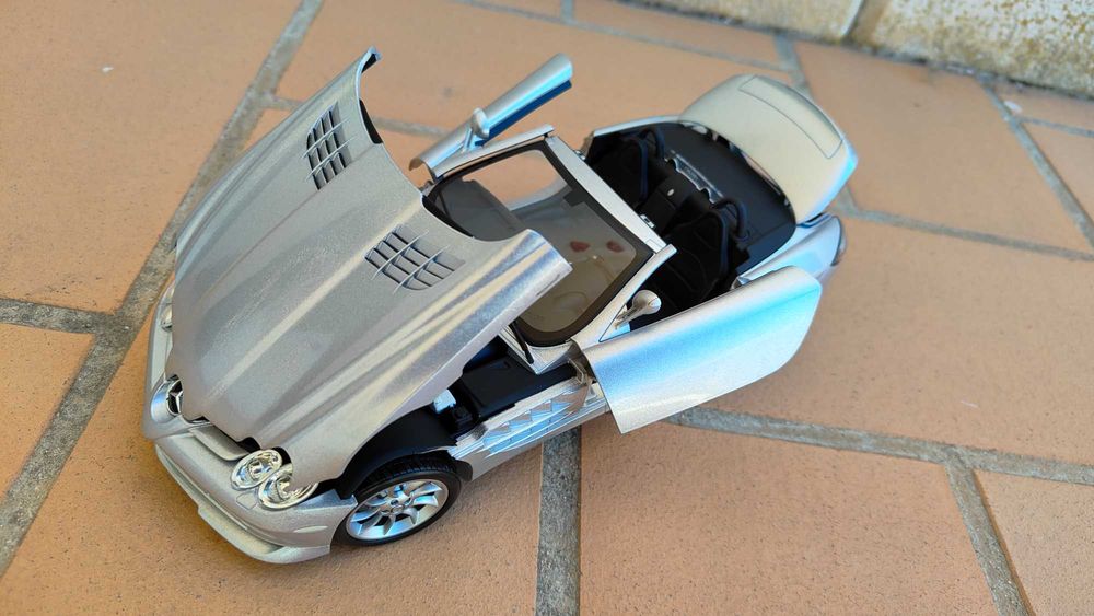 Mercedes Benz SLR Roadster 1/18 Minichamps