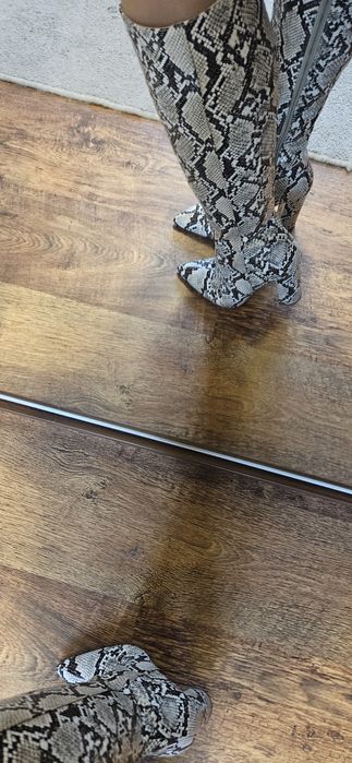 Kozaki wiosenne w panterkę rozmiar 38